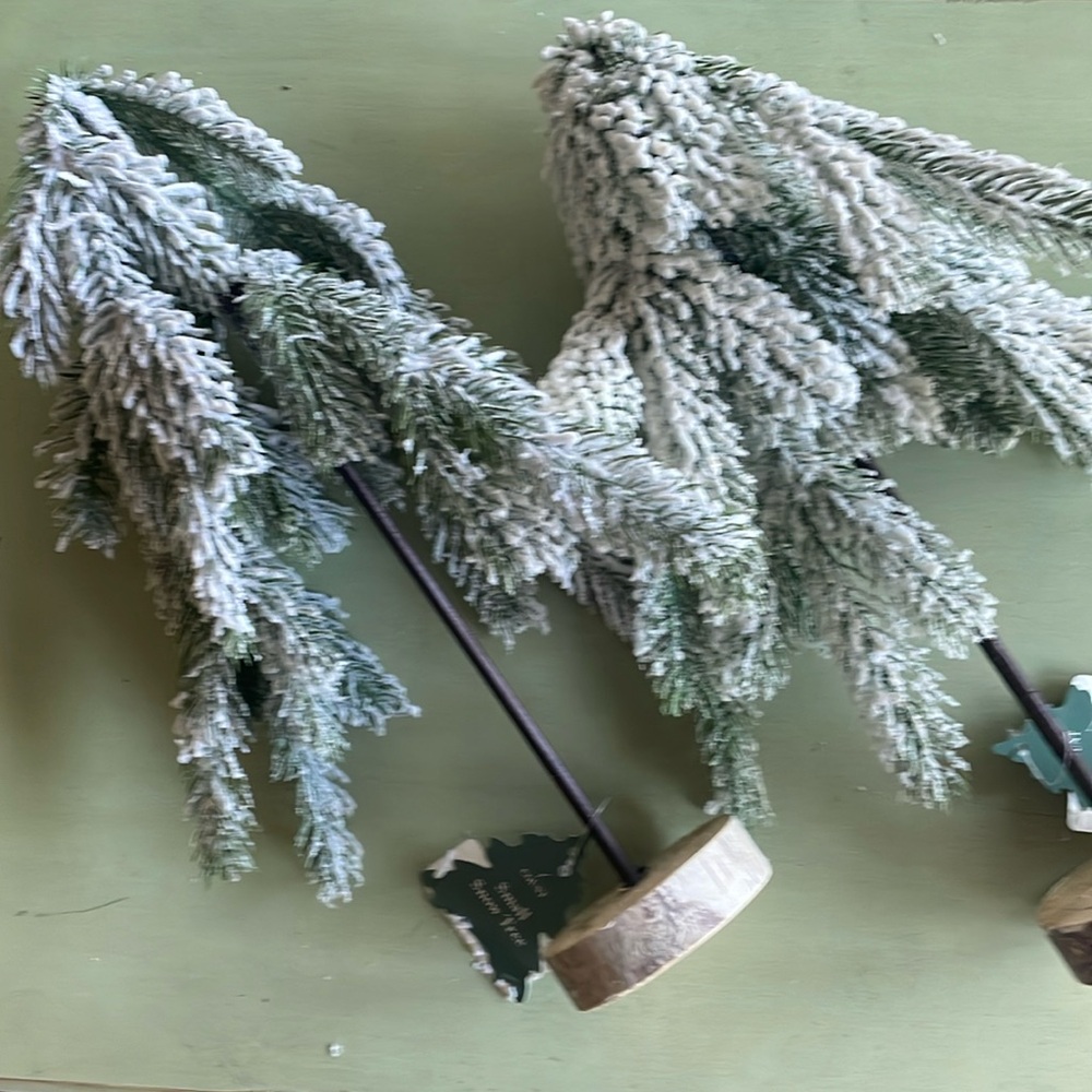 Snow Dusted Tree - set of 2 (NWT)
